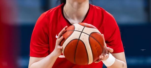 黑白直播-亚特兰大迎CBA常规赛关键赛，转会期调整名单，悬念犹存，赛程密集仍需轮换(亚特兰大足球俱乐部球员名单转会)