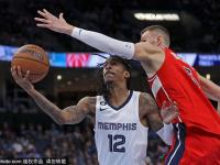 黑白直播- 莱比锡训练开放日；清晨手感冰凉引欢呼；CBA常规赛在即；资深球员宣示担当