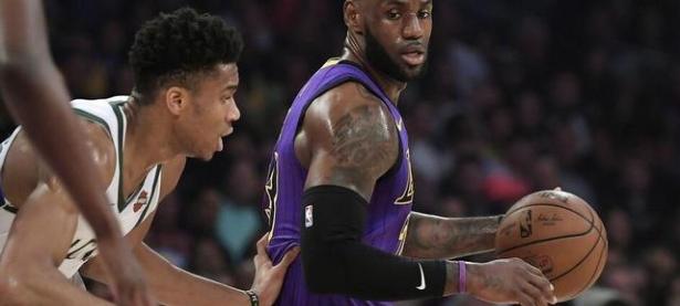 黑白直播- 关中战狼队对阵粤西朱雀队，棒球总决赛火力全开，门将神扑救主——轮换效果显现