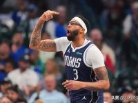 黑白体育-关于浓眉哥迎来五赛季高光表现，加拿大队球迷沸腾！的信息