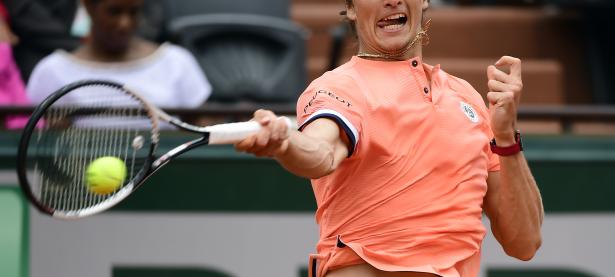 黑白直播-蒂姆迎来十赛季高光表现，法国队球迷沸腾！的简单介绍