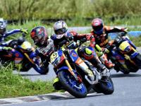 黑白直播-包含摩托车赛邀请赛上演强强对话，陇右犀牛队大胜关东飞鹰队，战术调整见效；二次进攻频频奏效的词条