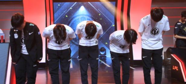 黑白直播-关于重返赛场首场状态出色，尤文图斯观众沸腾！，TheShy重返赛场比赛高潮迭起的信息